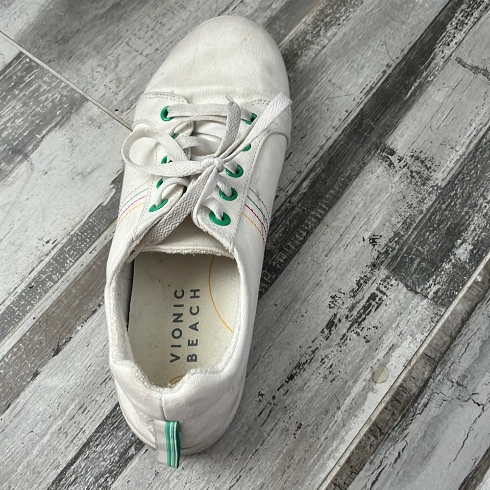 Vionic beach shoes